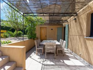 Villas Villa in Malaucene with Mont Ventoux Views : photos des chambres
