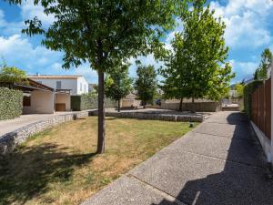 Villas Villa in Malaucene with Mont Ventoux Views : photos des chambres