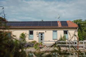 FEWO KOI mit Teichblick