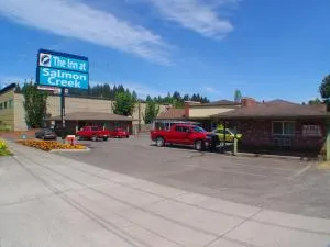 鲑鱼河旅馆 - 伍德兰