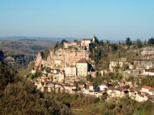 Maisons de vacances Country House near Monts de Cantal Ski Slopes : photos des chambres