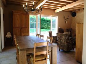 Maisons de vacances Country House near Monts de Cantal Ski Slopes : photos des chambres