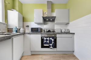 Leyton 1BR Flat Near Tube, 247 Gym, Tennis Court