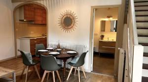 Le Gite de Solutré Parking Terrasse Cosy