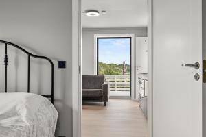 Sandefjord 1 bedroom kitchen and bathroom - Non smoking