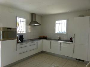 Modern villa in Camplong with private pool