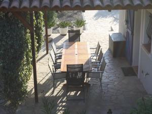 Modern villa in Camplong with private pool