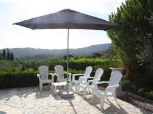 Modern villa in Camplong with private pool