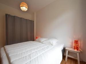 Maisons de vacances Mansion in Cuzy with Shared Pool : photos des chambres