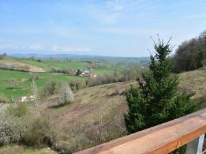 Maisons de vacances Mansion in Cuzy with Shared Pool : photos des chambres