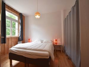 Maisons de vacances Mansion in Cuzy with Shared Pool : photos des chambres