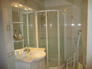 Maisons de vacances Holiday Home in Isenay near Lake and Forest : photos des chambres