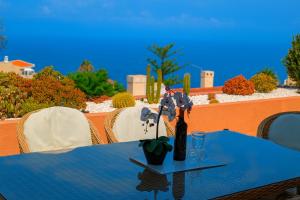 Bungalow La Quinta Park Suites