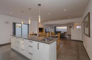 Daltons, Langebaan, 10-sleeper