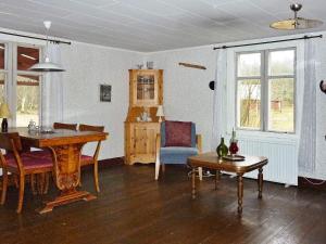 5 person holiday home in KALVSVIK