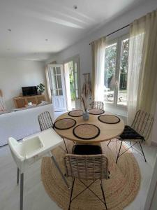 Maisons de vacances La petite bleue, Villa 300 m de la mer : photos des chambres