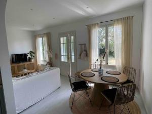 Maisons de vacances La petite bleue, Villa 300 m de la mer : photos des chambres
