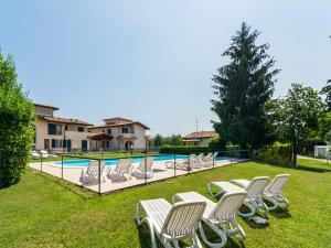 Modern Apartment in Salò with Swimming Pool