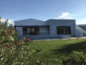 Cozy Villa with Pool and Parasol in Kirianna