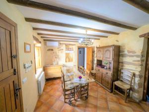 Beautiful holiday home in Laroya with shared pool