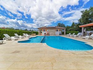 Panoramic Apartment in Banjole near Pula Town Centre