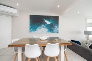 1001 Bermudas - Seaviews & beach access - Modern 3BR Umhlanga