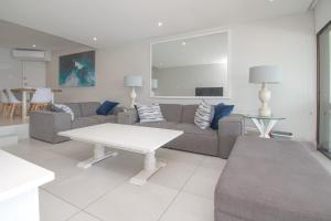 1001 Bermudas - Seaviews & beach access - Modern 3BR Umhlanga