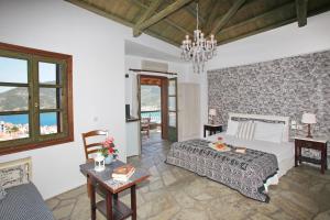 Aperanto Galazio Skopelos Greece