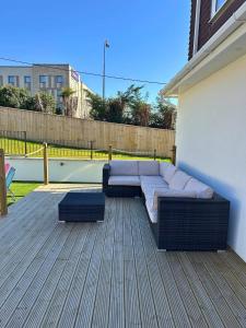 Charmandene - Luxury 5 Bed with Pool and Gated Parking