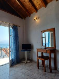 Total Blue Maisonette