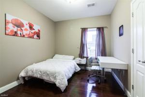 Quiet apt only 15 mins from Midtown NYC