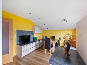 Sunlit Apartment near Ski Area in Hollersbach im Pinzgau