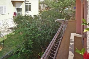 Apartment PINK in Starigrad Paklenica only 200 m from the sea