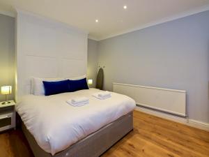 Stylish 1-Bed Flat w Garden in Leafy Pontcanna Pass the Keys