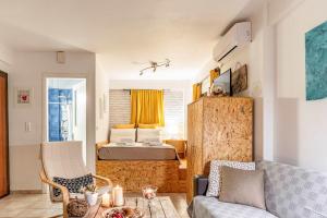 Downtown Central Suite with Private Parking