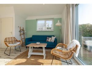 Holiday home with sun terrace facing south-pet-friendly