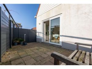 Holiday home with sun terrace facing south-pet-friendly