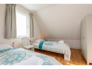 Holiday home with sun terrace facing south-pet-friendly