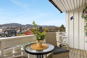 Spacious 3-Bedroom Apartment with Balcony and Free Parking Orkland near Trondheim