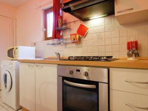 Maisons de vacances Cottage in Bourgnac with Whirlpool : photos des chambres