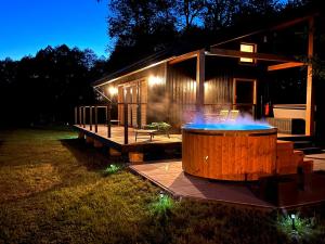 2os Domek z prywatną balią z jacuzzi, kominek, na odludziu, jedyny na 10000 m2 terenie, widok na las, lubelskie Roztocze
