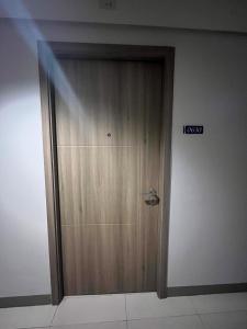 1 bedroom condo unit near MOA