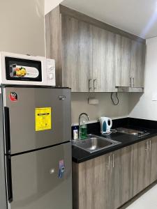 1 bedroom condo unit near MOA