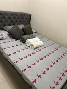 1 bedroom condo unit near MOA