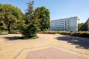 Dzielna Comfort Apartment by BookingHost