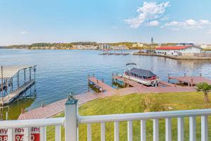 Lakeview Luxury in Hot Springs