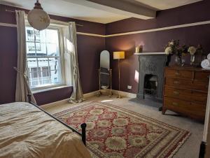 Compton House, Llanfyllin