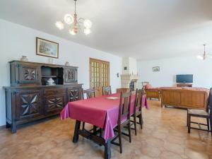 Labardamier Garden Home