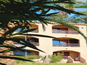 Residence Les Dauphins in Tiuccia with balcony