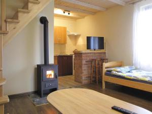 Apartment right on the lake, Ryn